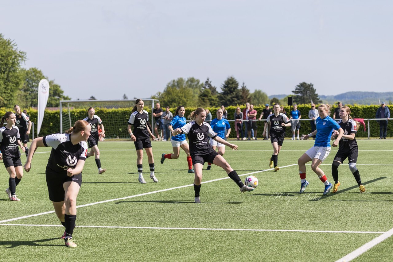 Bild 51 - wBJ SH-Pokalfinale  Holstein-Kiel - SV Viktoria : Ergebnis: 1:0